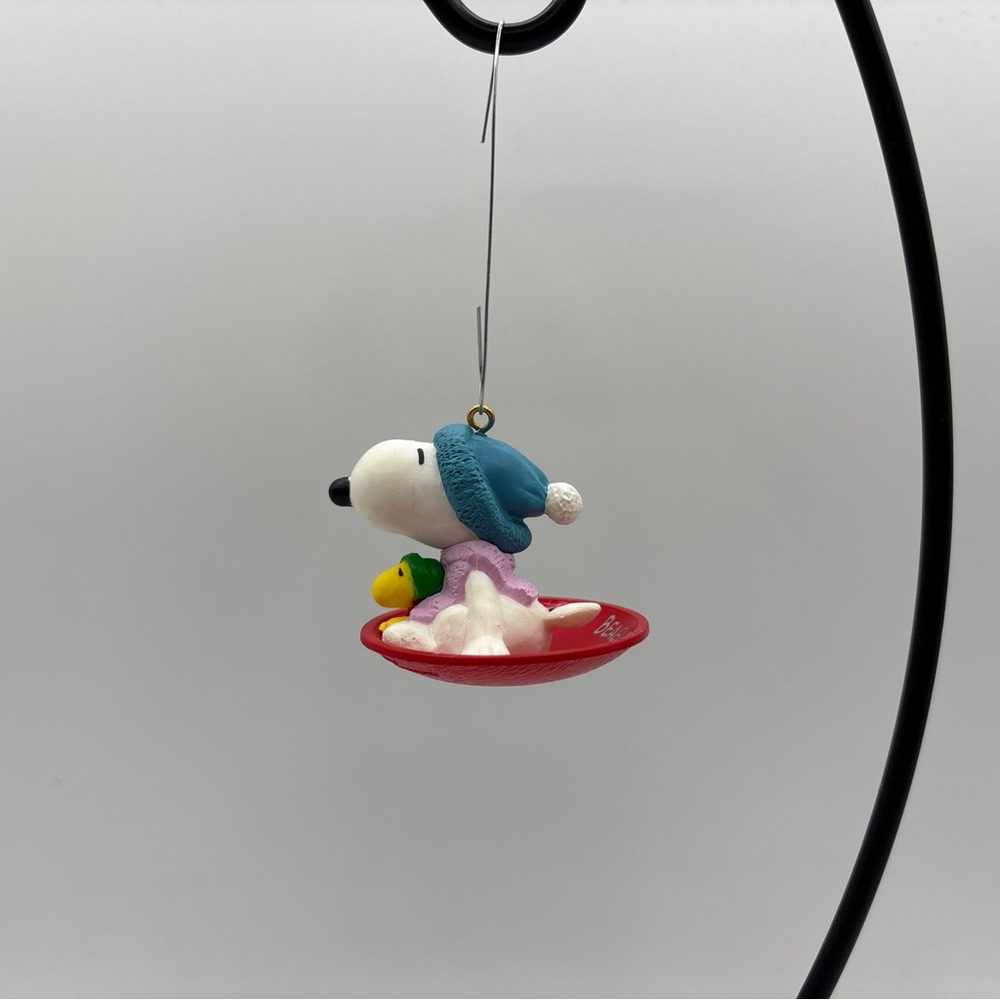Hallmark Keepsake Ornament 1986 Vintage Snoopy‎ & Woodstock Winter Fun w/Snoopy